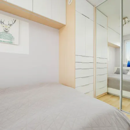 Apartment Cosy With Smart Tv By Renters *