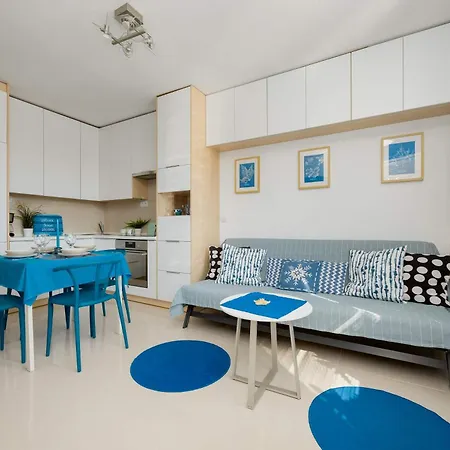 Cosy With Smart Tv By Renters Apartment Warsaw