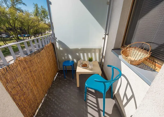 Apartman Cosy With Smart Tv By Renters Varsó