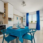 Διαμέρισμα Cosy With Smart Tv By Renters *